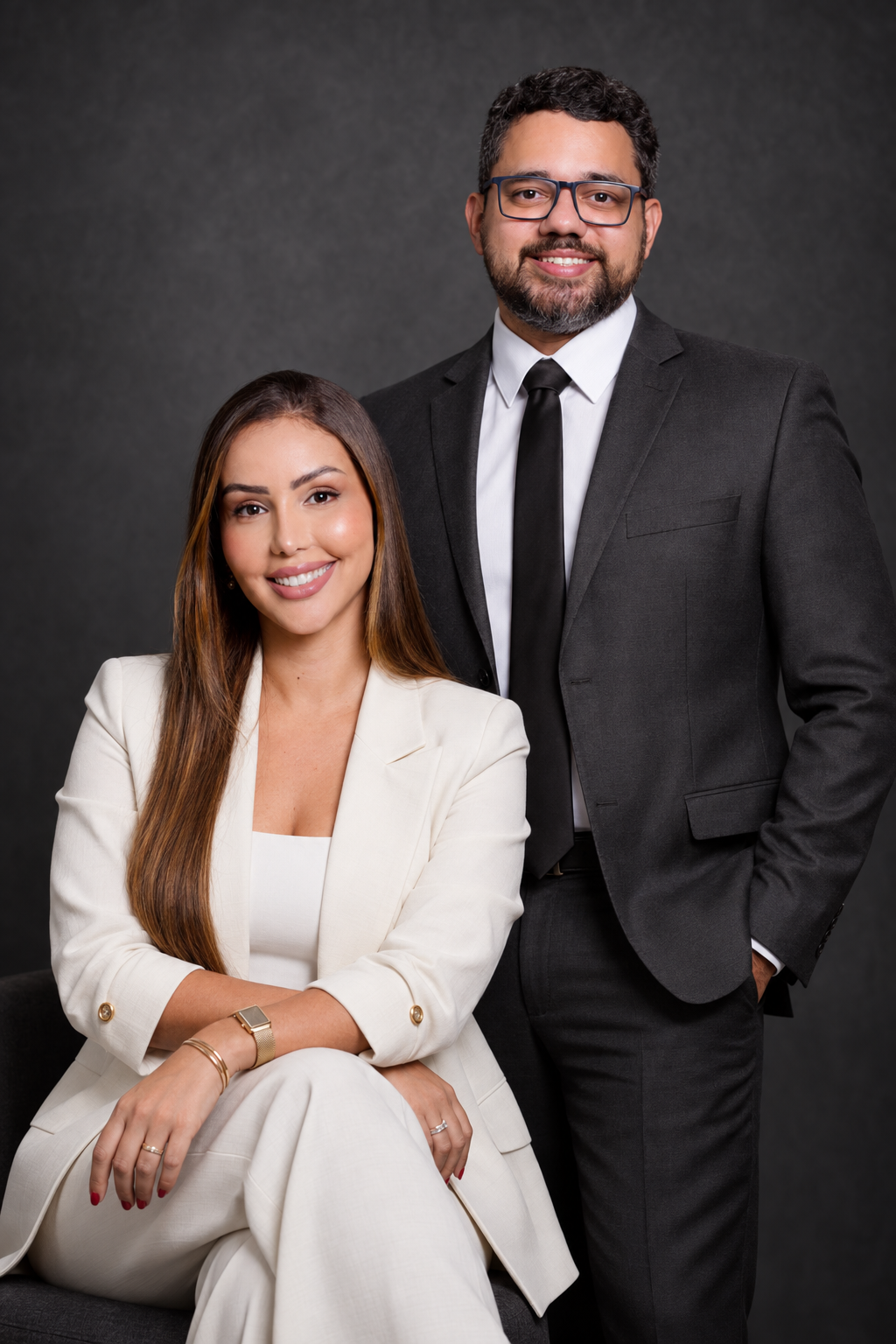 Dra. Laila Mota e Dr. Henrique Ferreira, sócios da Ferreira & Mota Advocacia